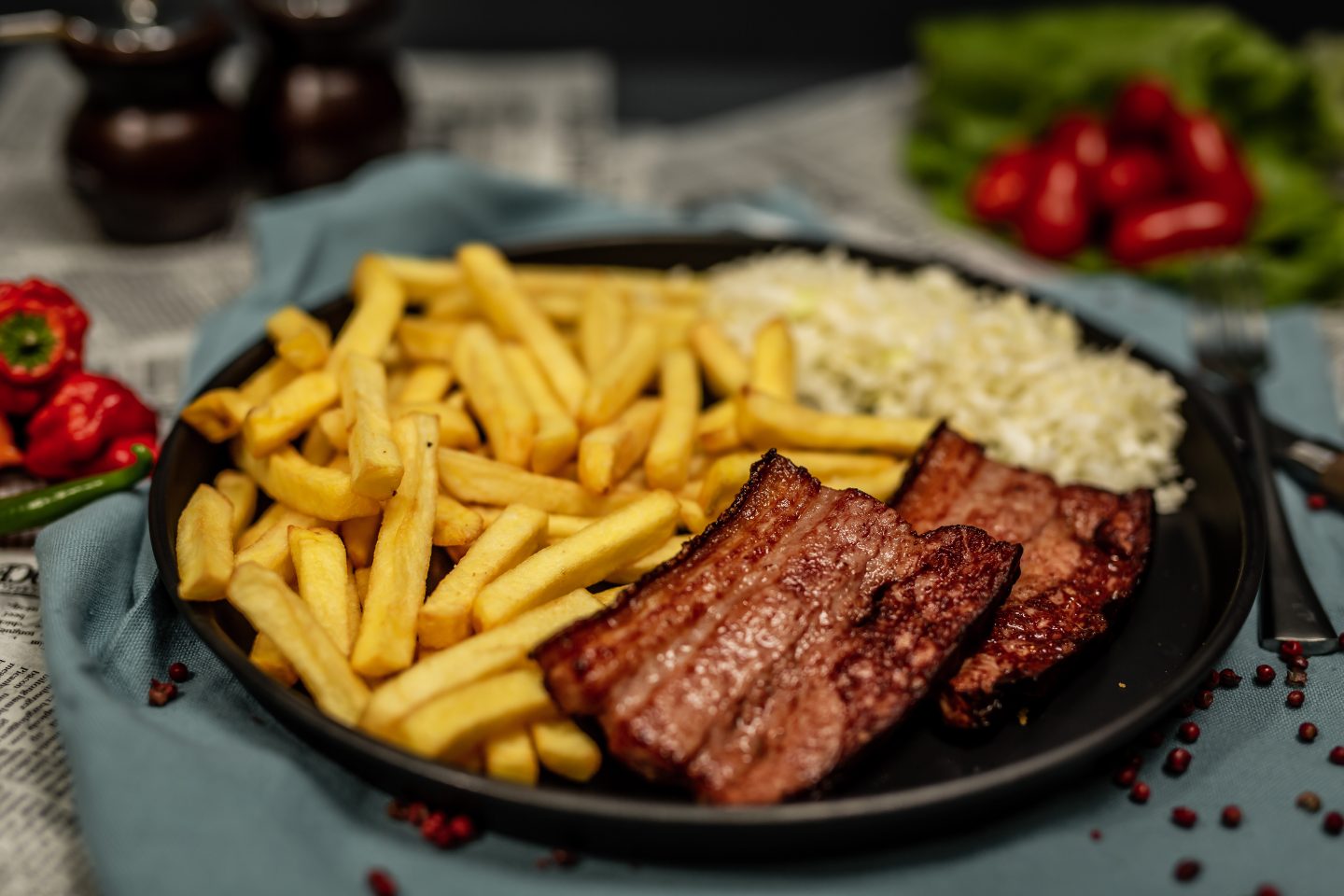 Sandwich-ul cu mușchiuleț de porc – combinația perfectă de gust și prospețime!
