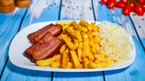Piept de porc cu garnitura
