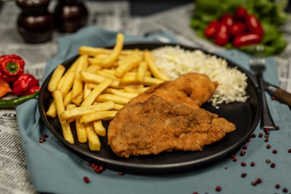 Snitel porc cu snitel pui